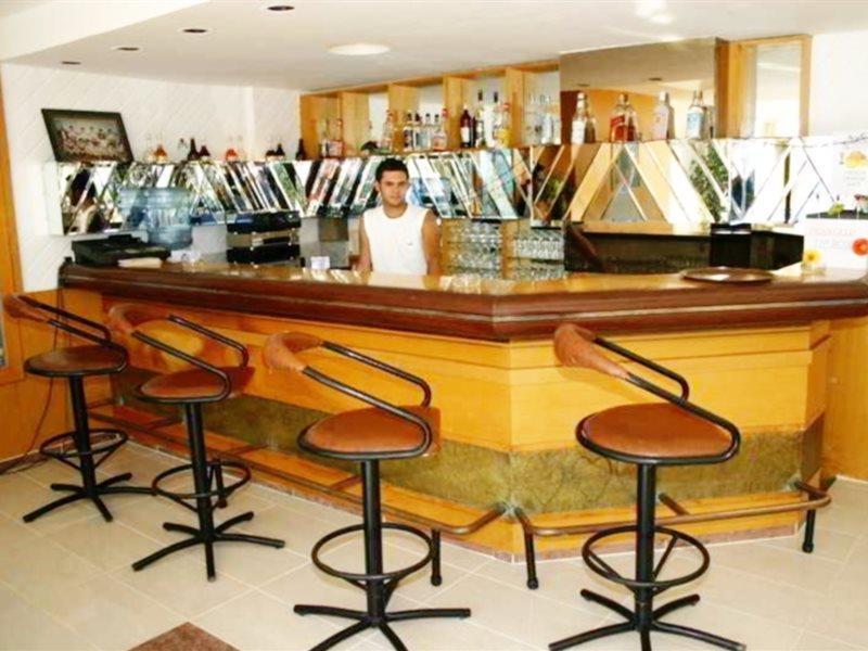 Alp Hotel คูซาดาซี ภายนอก รูปภาพ