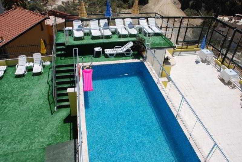 Alp Hotel คูซาดาซี ภายนอก รูปภาพ